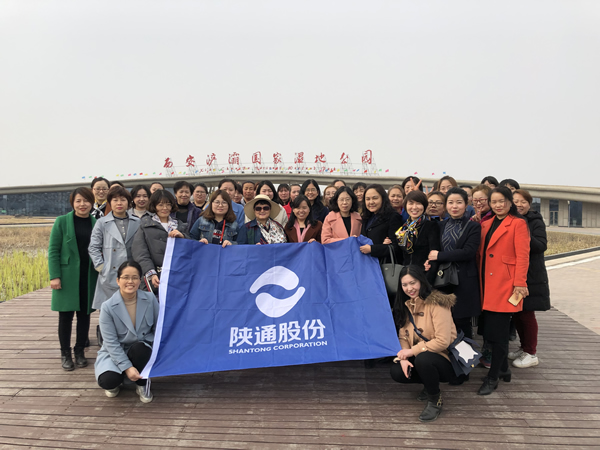 春意芬芳  百花争艳  节日送福  春暖开云在线手机入口